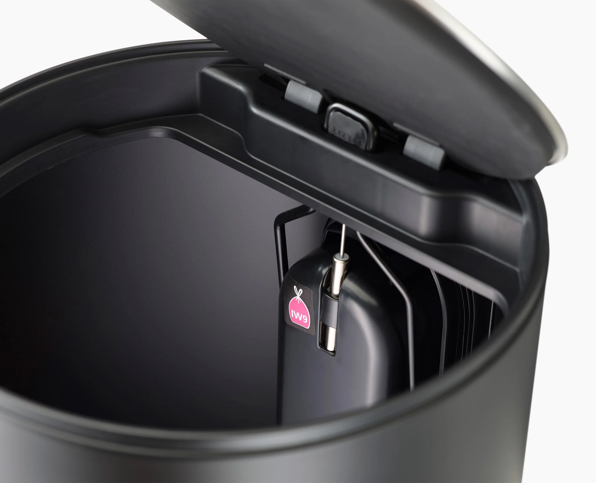 Arc™ 10L Easy-push Matt Black Pedal Bin Starter Set - Image 7