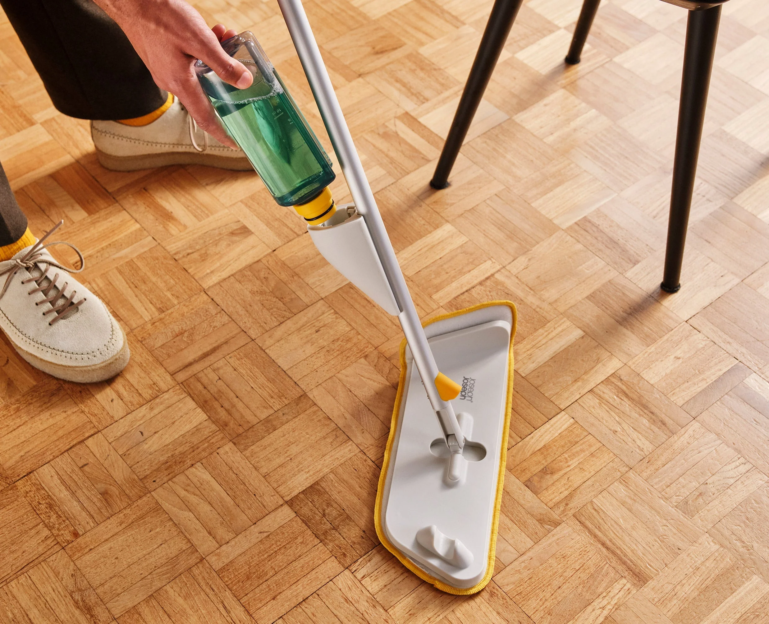 CleanTech™ 2-in-1 Spray Mop with Replacement Pad - Image 4