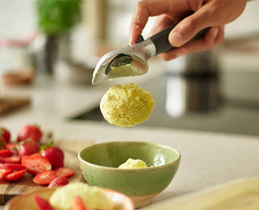 Elevate™ Grey Ice-cream Scoop - Image 2
