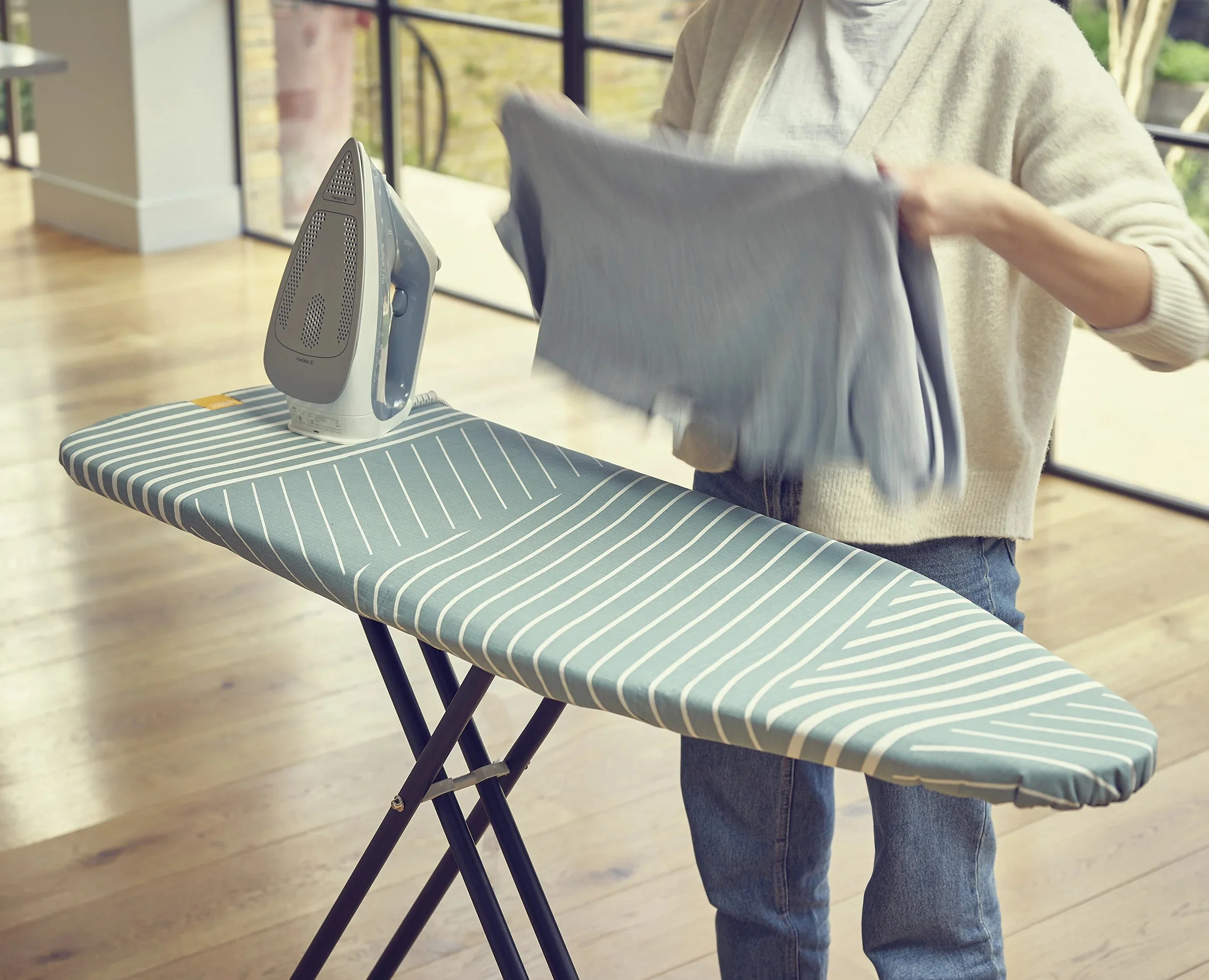 Flexa™ 124-135cm Grey Easy-fit Ironing Board Cover - Image 3