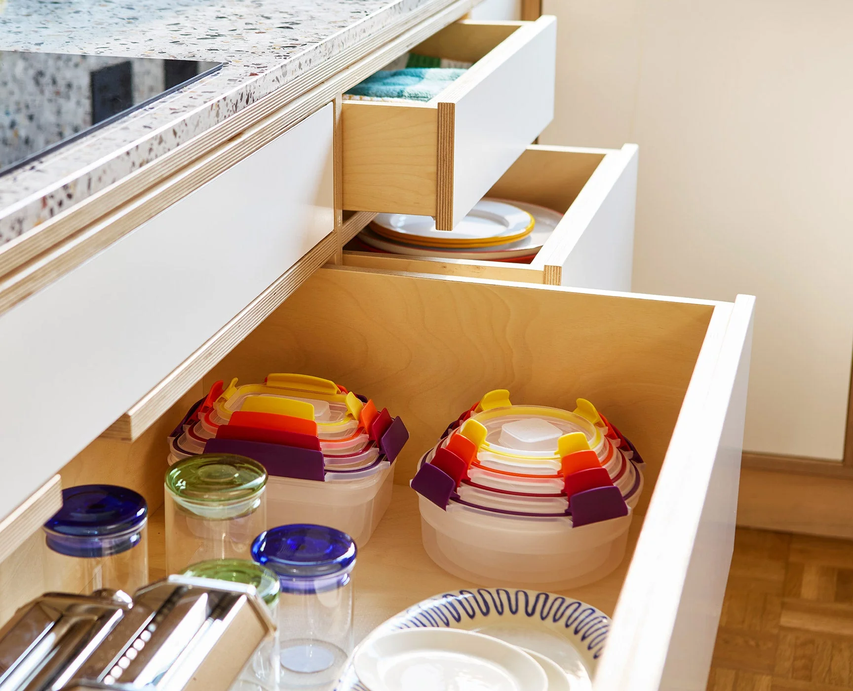 Nest™ Lock 4-Piece Multicolour Round Food Container Set - Image 2
