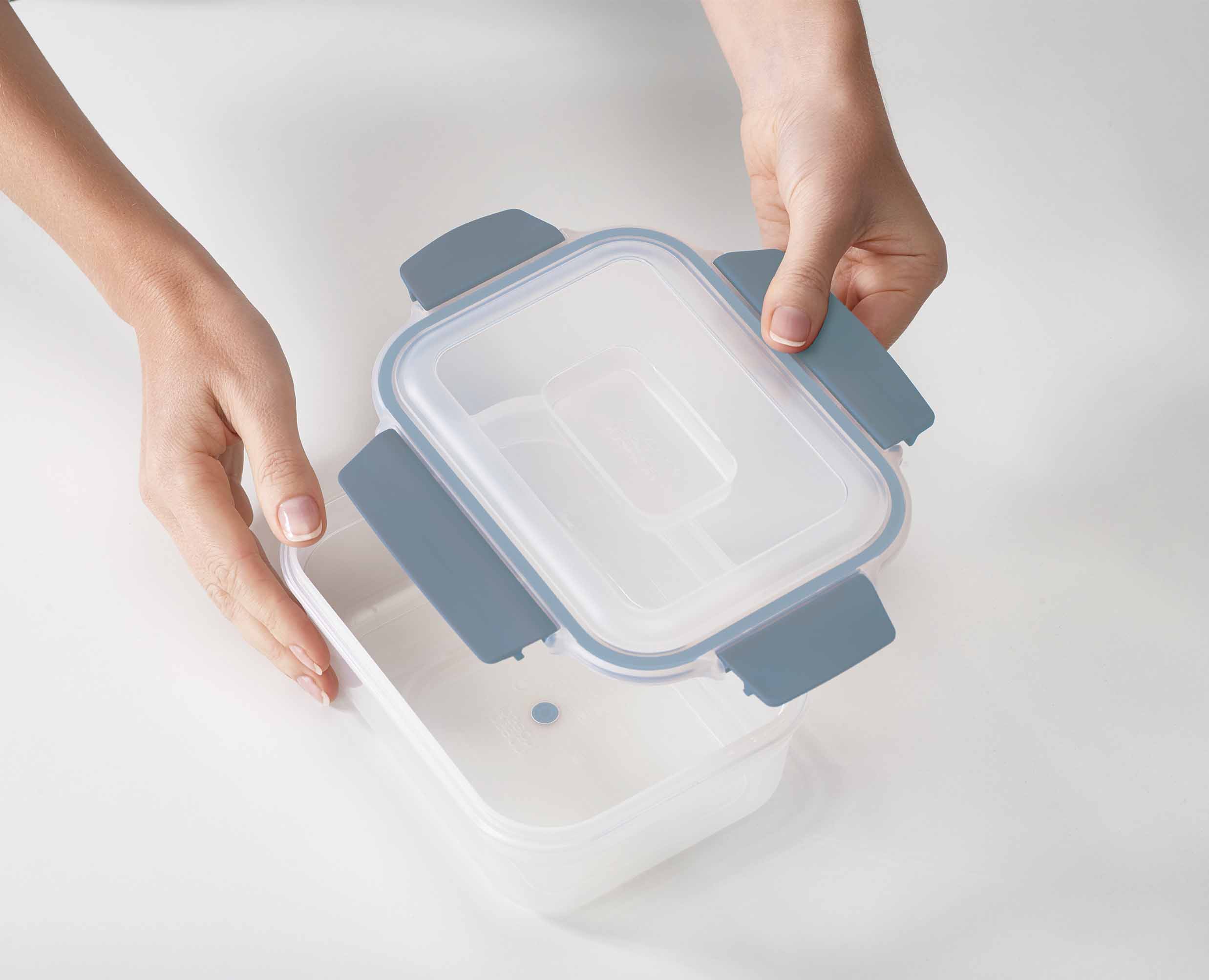 Nest™ Lock 5-piece Blue Food Container Set - Editions - Image 5