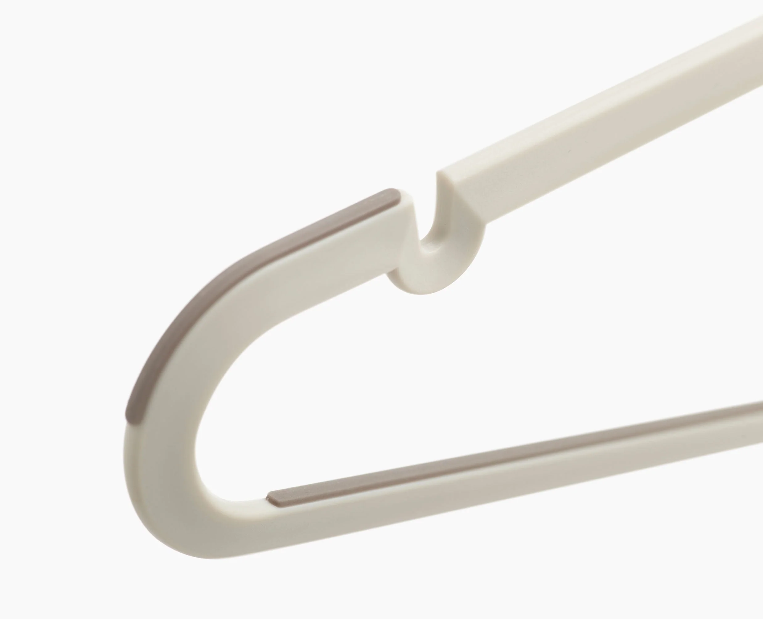 Orderly™ Set of 5 Anti-tangle Ecru Clothes Hangers - Image 5
