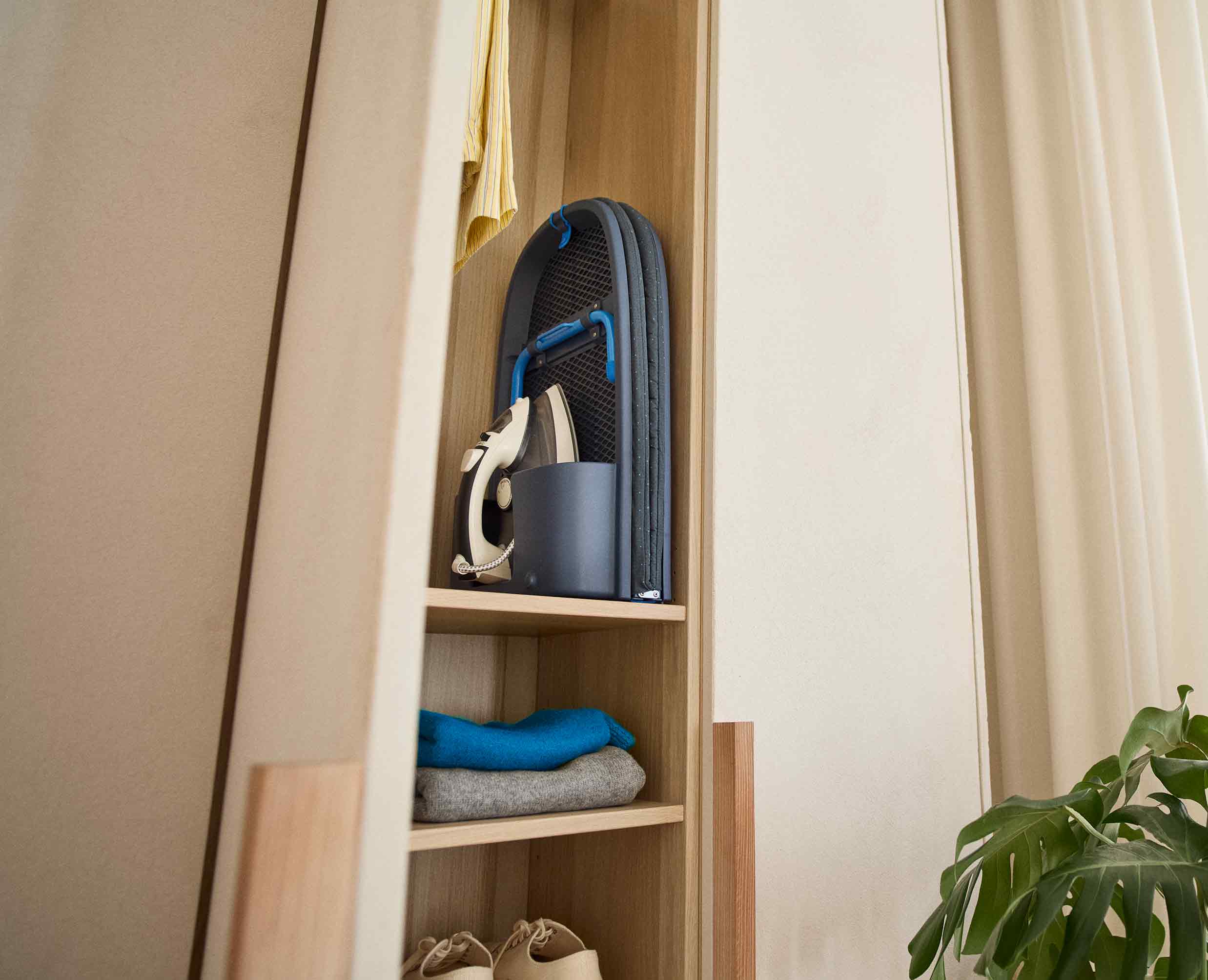 Pocket Max Plus 110cm Folding Blue Ironing Board with Advanced Cover - Image 4